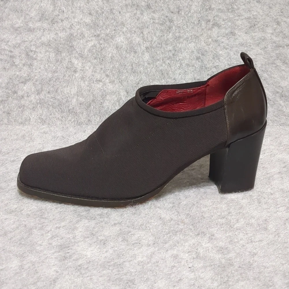 Donald J Pliner Black Chunky Heel 8.5